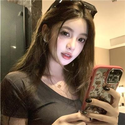 扭曲效应 海报